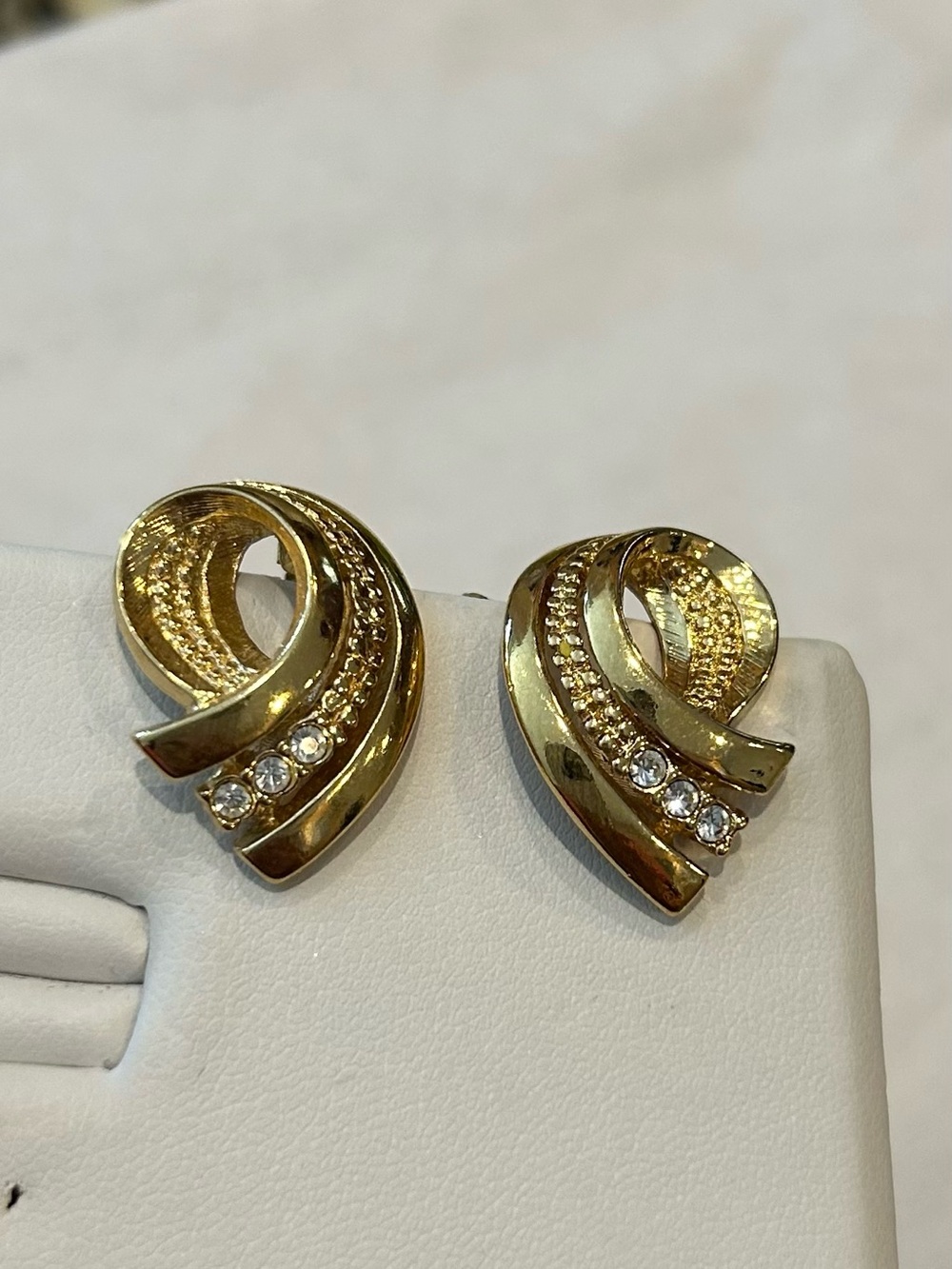 Vintage Avon Goldtone Crystal Ribbon Wave Swirl Clip on Earrings